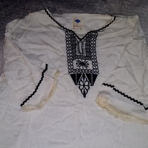 Tunic style blouse with embroidery